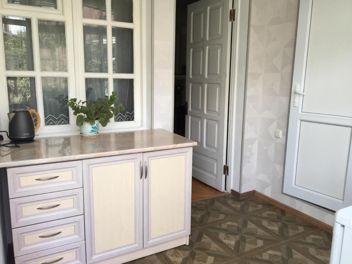 Guest House Green Rose Borjomi Ngoại thất bức ảnh