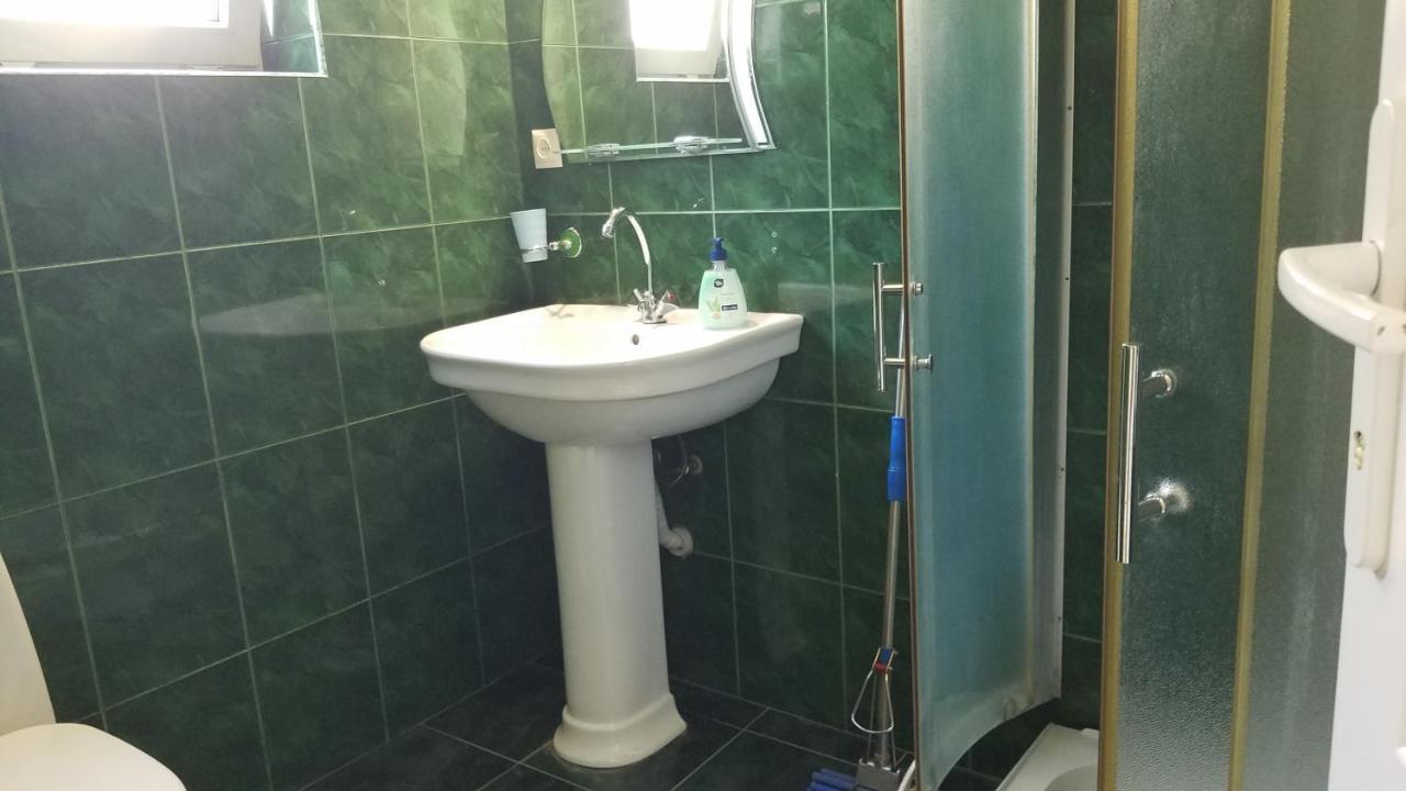 Guest House Green Rose Borjomi Ngoại thất bức ảnh