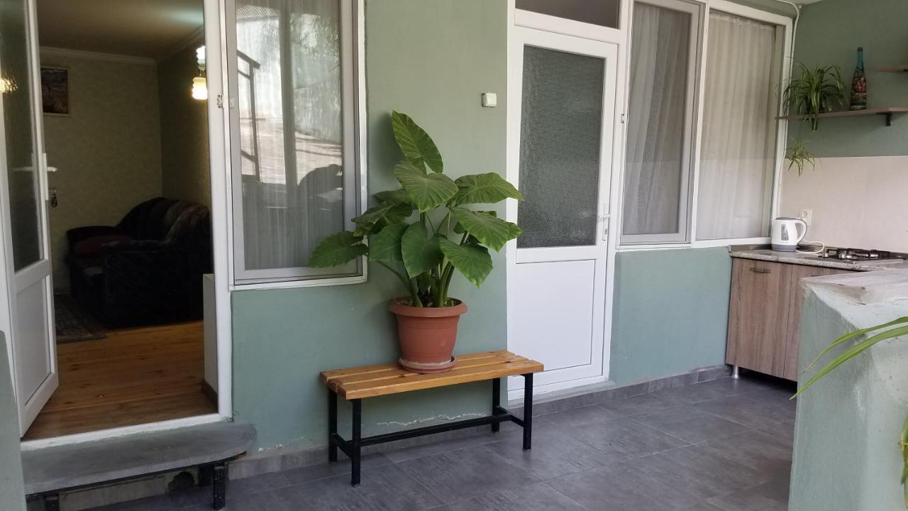 Guest House Green Rose Borjomi Ngoại thất bức ảnh