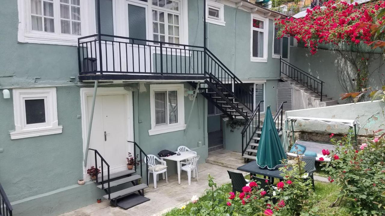 Guest House Green Rose Borjomi Ngoại thất bức ảnh