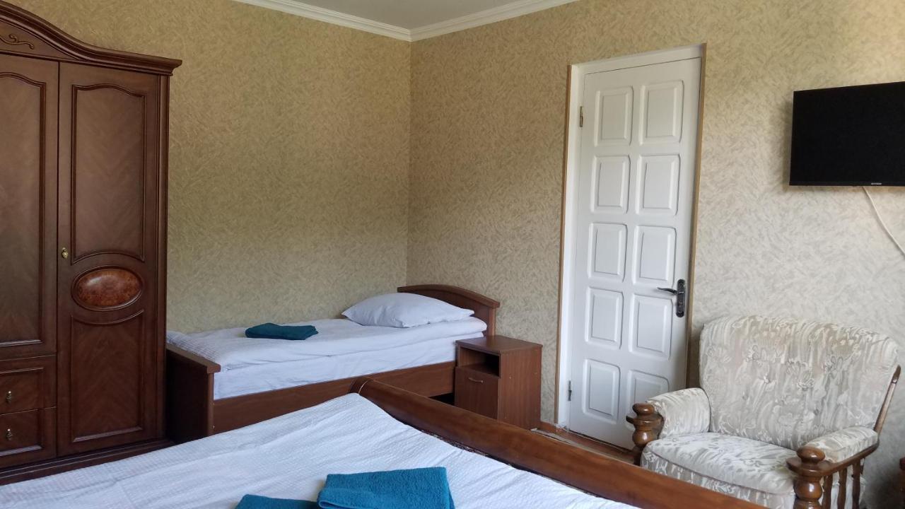 Guest House Green Rose Borjomi Ngoại thất bức ảnh